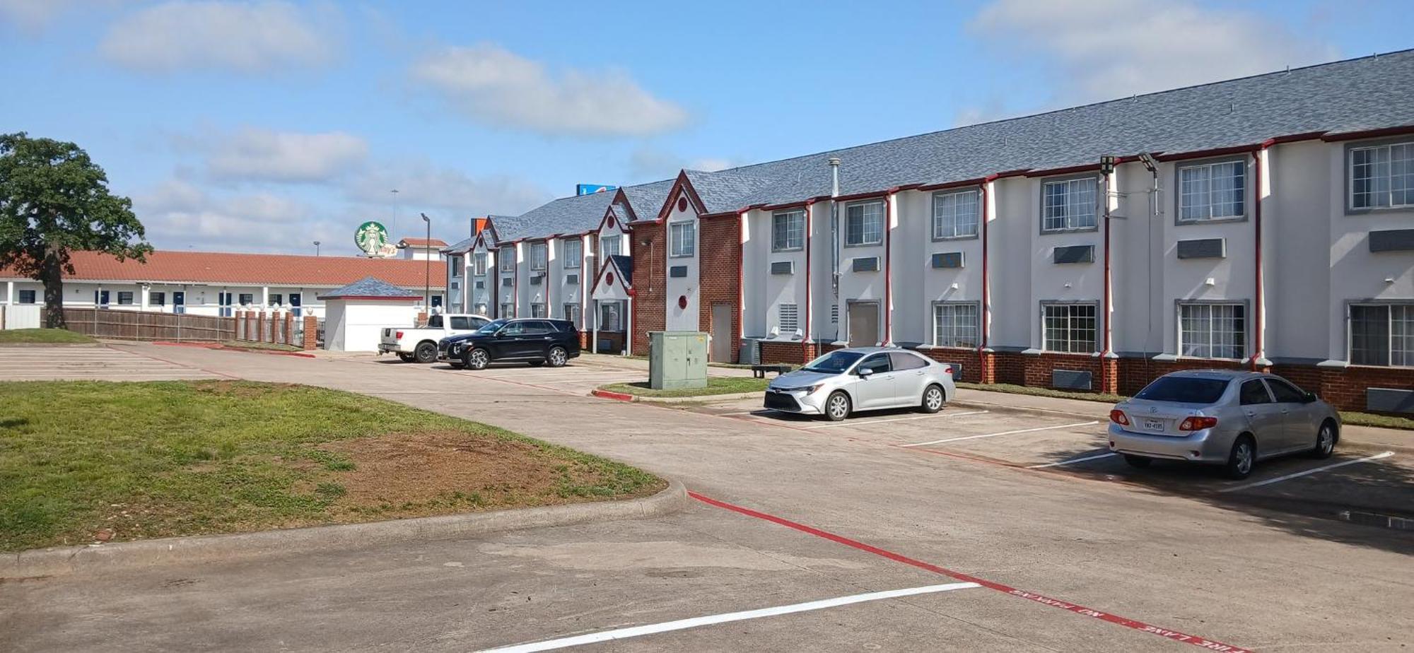 Red Roof Inn & Suites Euless - Dfw Airport Southwest Extérieur photo