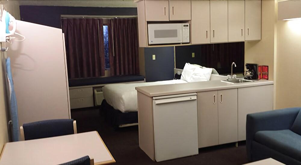 Red Roof Inn & Suites Euless - Dfw Airport Southwest Extérieur photo